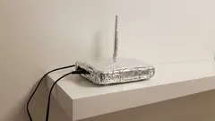 Aluminiumfolie en wifi: vermindert het de straling of verzwakt het de verbinding